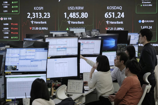Asian shares deepen losses after another Wall St retreat as tariffs due to take effect