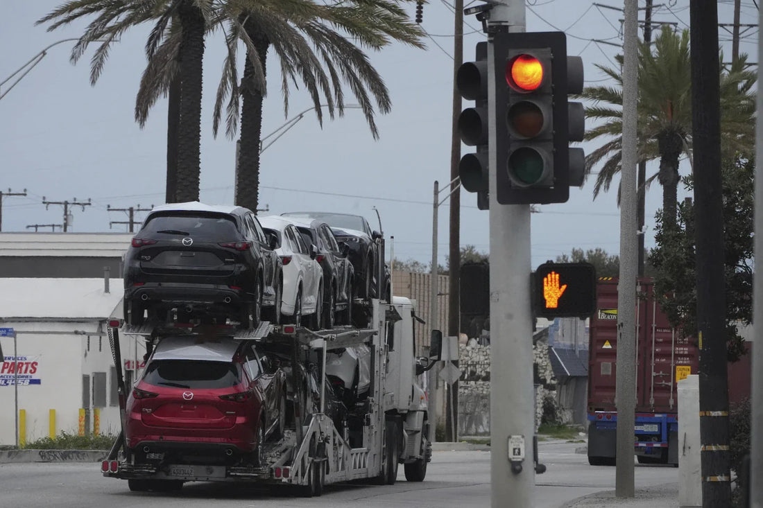 Trump places 25% tariff on imported autos, expecting to raise $100 billion in tax revenues